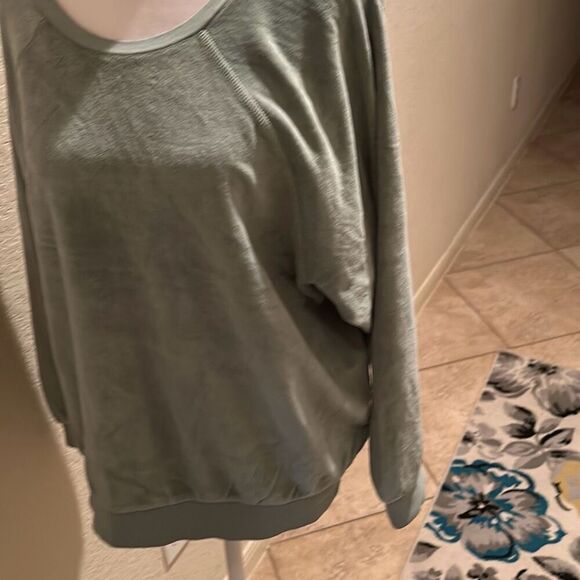 Suzi Kondi Women's S Oversized Velour Crewneck Sweatshirt Green (Cotswold) Comfy - Picture 9 of 11